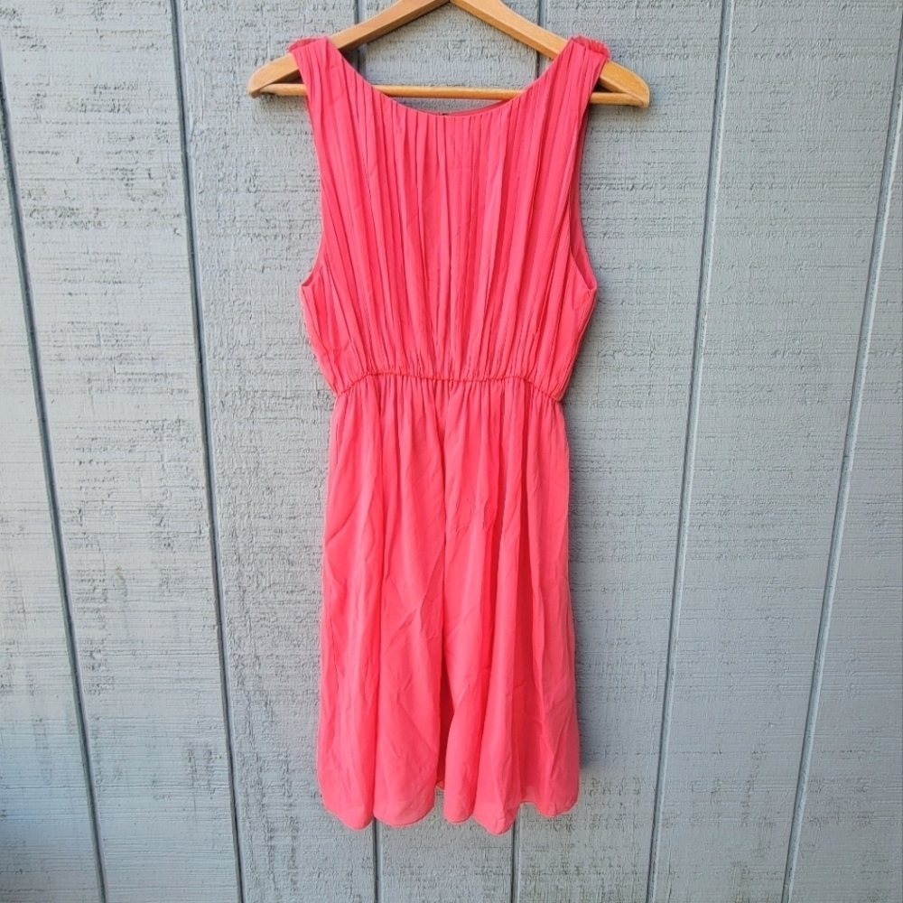 Alice and Olivia Silk Chiffon Pintuck Cutout Back Dress size M Coral Pink